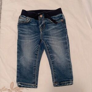 Baby Gap 6-12 months stylish distressed-look pull on jeans 👖💙